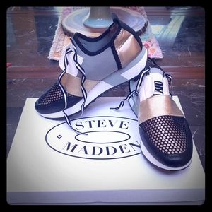 Steve Madden sneakers size 6